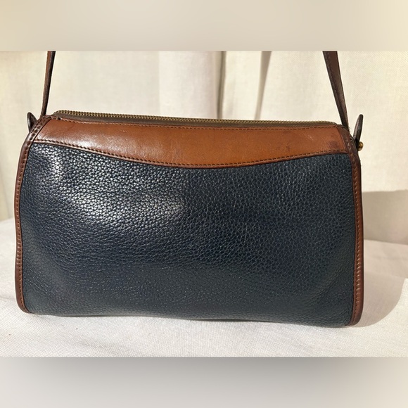 Vintage Dooney & Bourke AWL Crossbody Bag Navy British Tan Duck Logo Solid Brass - Picture 6 of 17